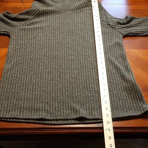 NWOT Pixi+ ivy Green Cold Shoulder Womens M Cowl Neck Sweater - Picture 6 of 10